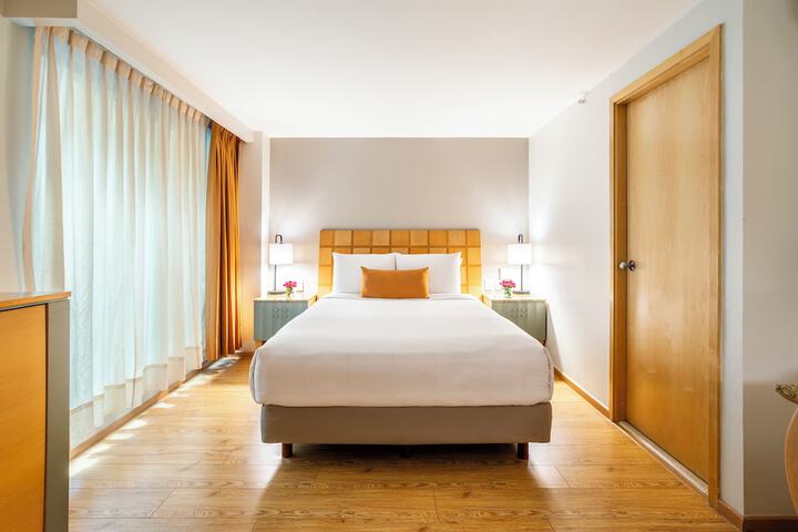 Room 42 of 83