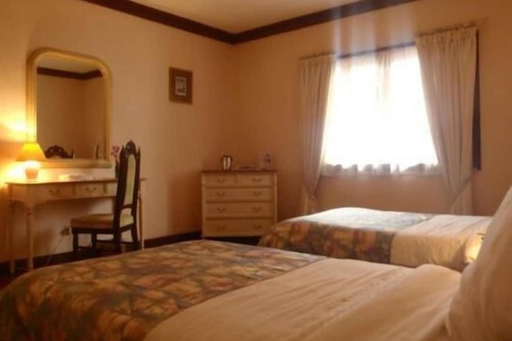 Room 6 of 31