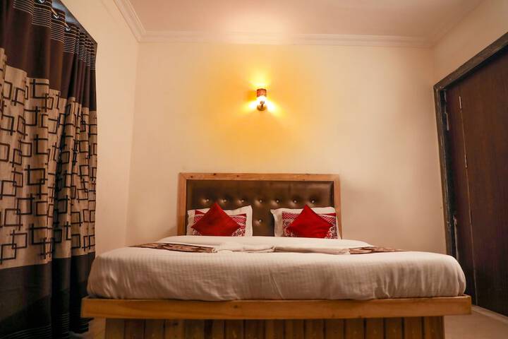 Room 10 of 38