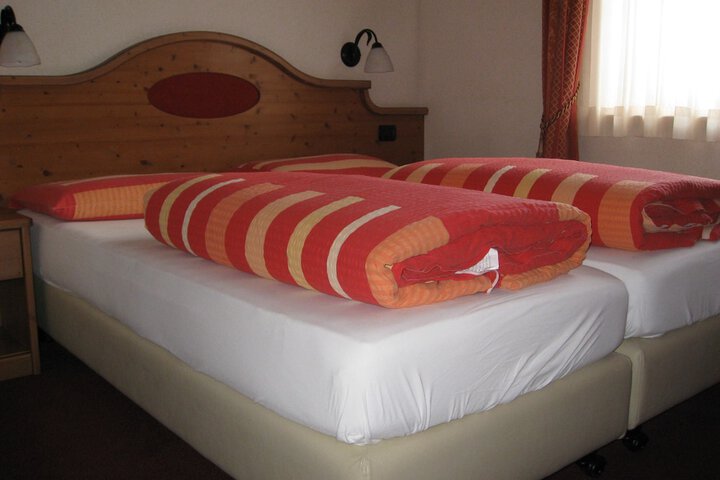Room 4 of 22