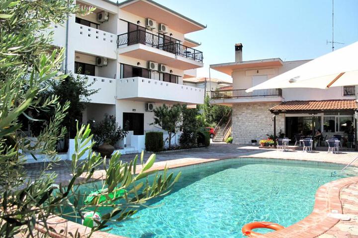 Skentos Hotel