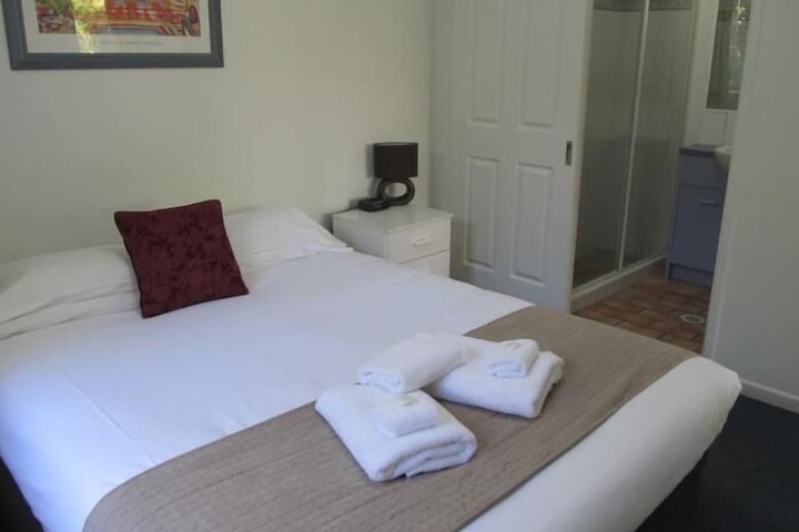 Room 7 of 28