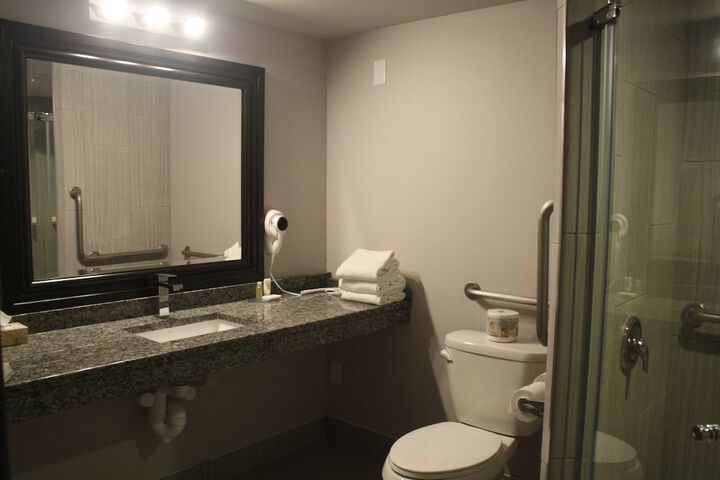 Room 18 of 48