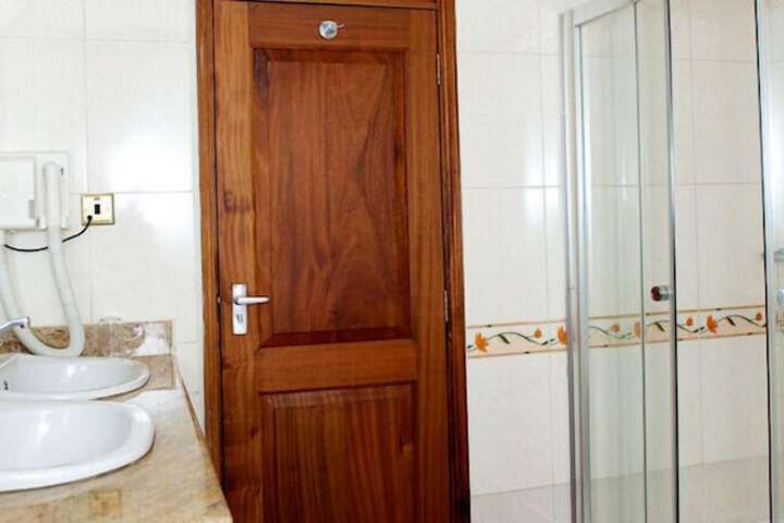 Room 16 of 47