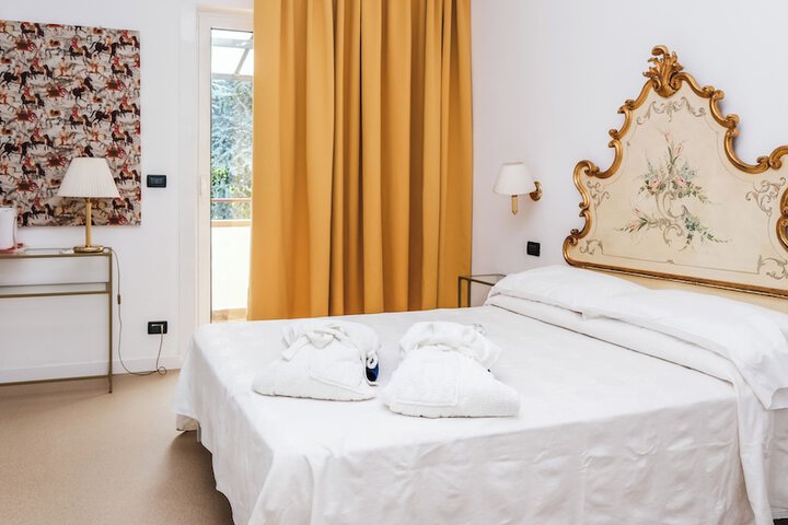 Room 14 of 82