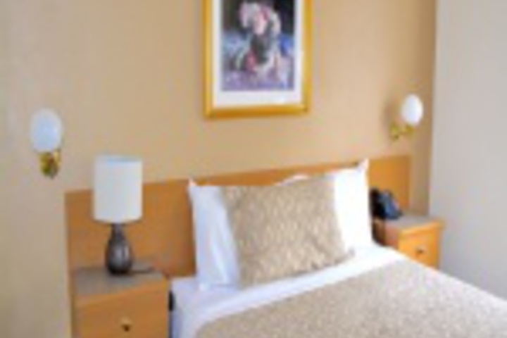 Room 49 of 768