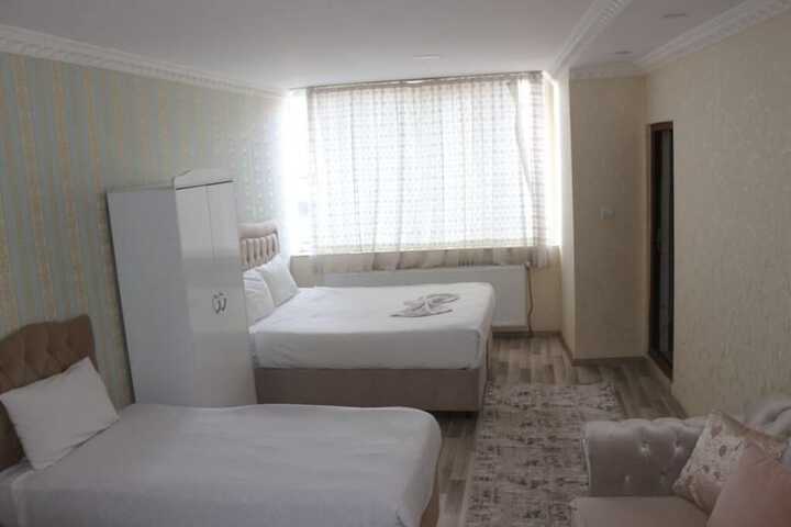 Room 3 of 23