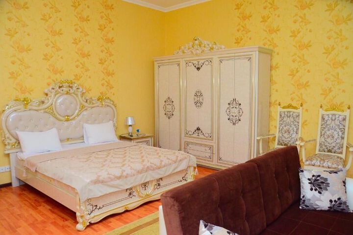 Room 8 of 36