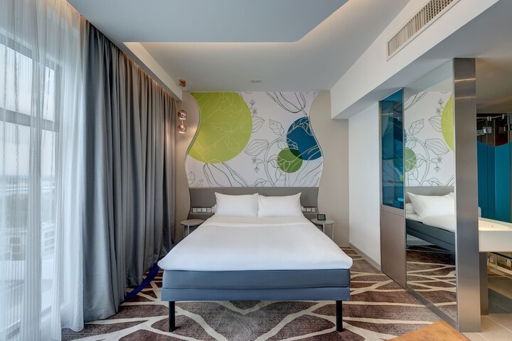 Room 6 of 29