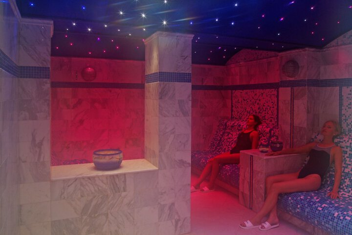 Room 48 of 99