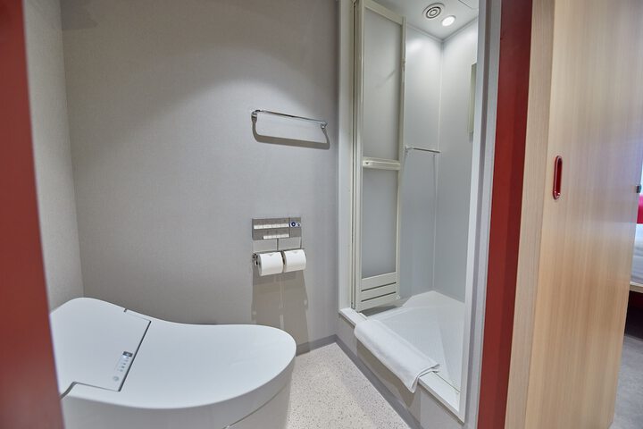 Room 14 di 60
