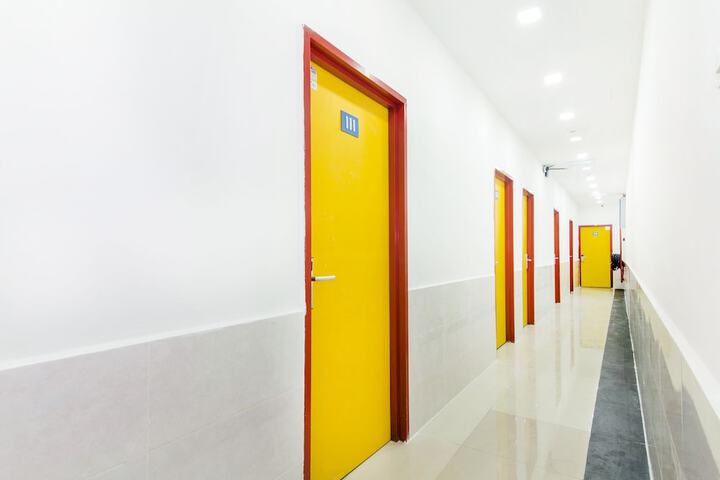 Ballroom/Hall 29 of 32