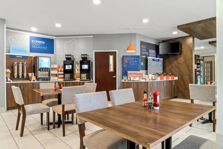 Breakfast/Coffee Service 49 of 60