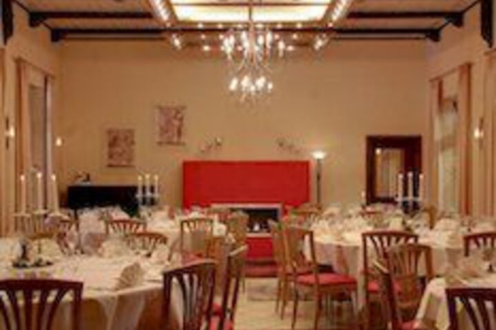 Dining 54 of 60