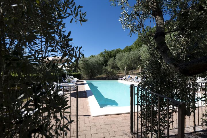 Pool 116 of 157