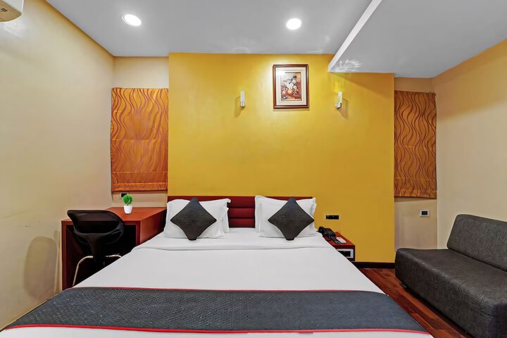 Room 11 of 22