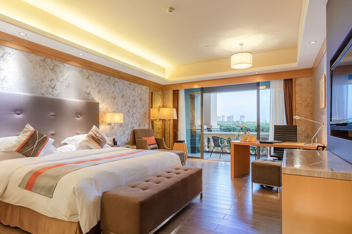 Room 28 of 65