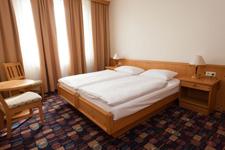 Room 22 of 179