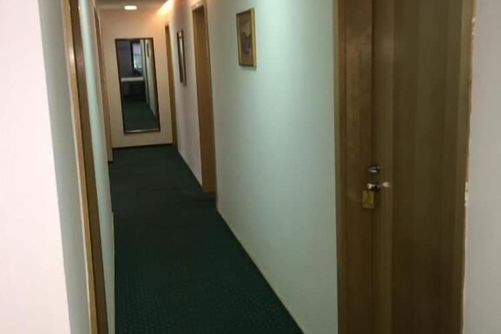 Ballroom/Hall 11 of 14