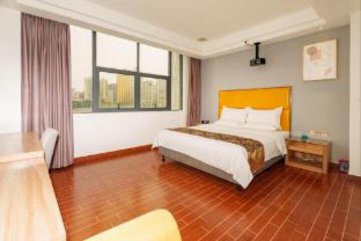 Room 21 of 22