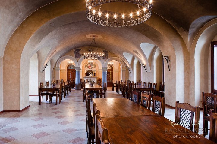 Ballroom/Hall 31 of 40