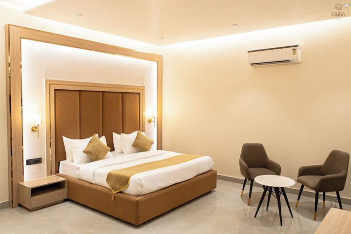 Room 10 of 24