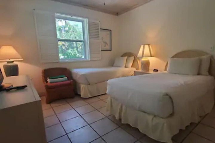 Room 6 of 36