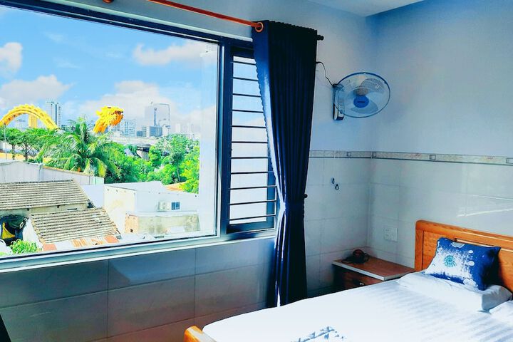 Room 27 of 73