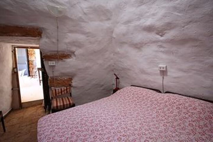 Room 8 of 12