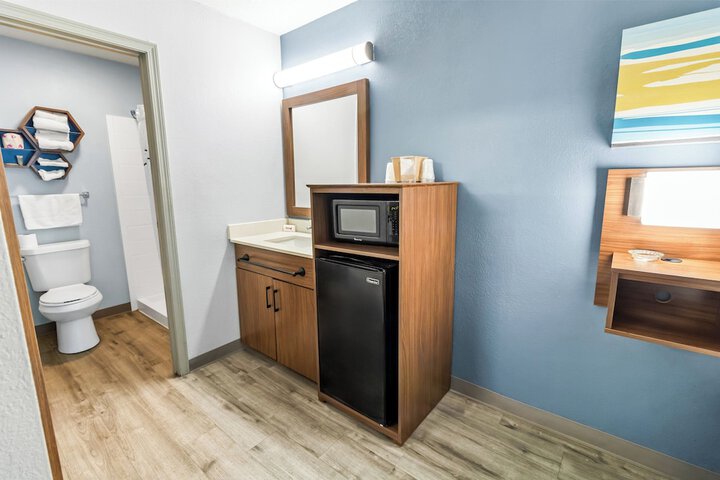 Room 19 of 35
