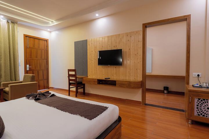 Room 6 of 45
