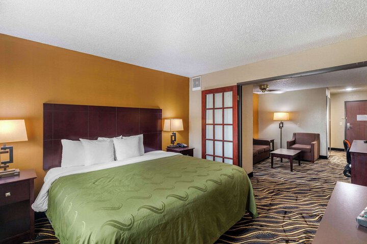 Suite 2 Queen Beds (23 of 26)