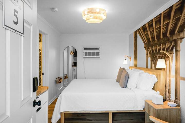 Room 10 of 94