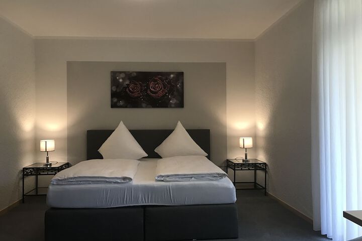 Room 7 of 82
