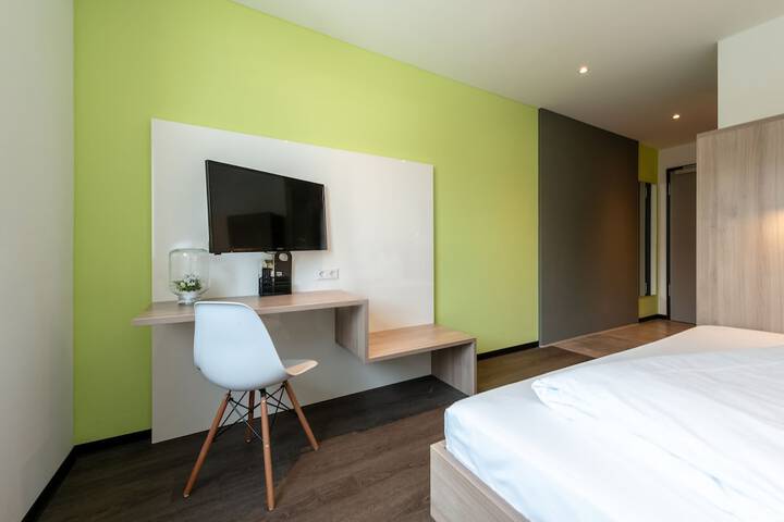 Room 6 of 23