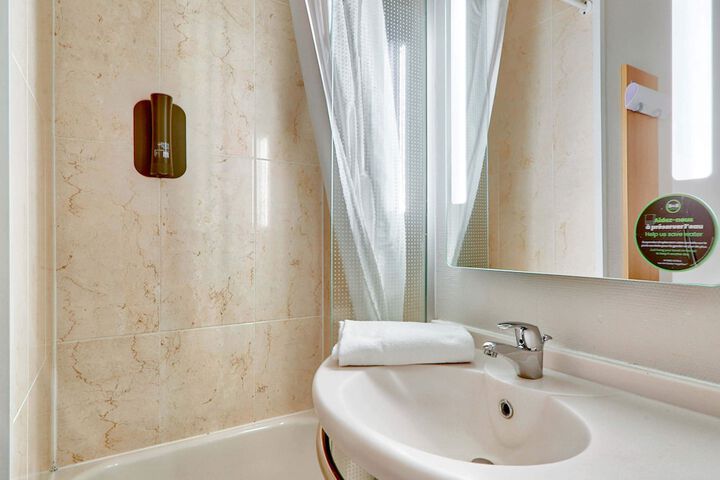 Room 14 of 23