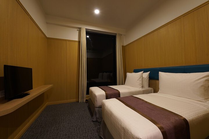 Room 11 of 64