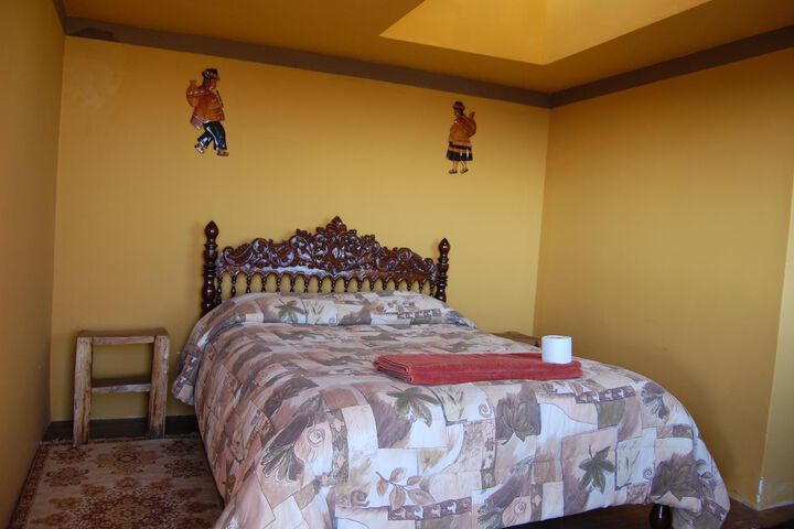 Room 6 of 8