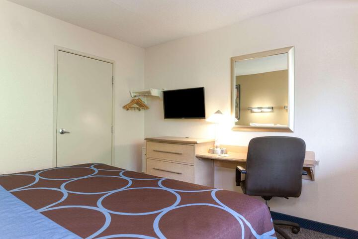 1 King Bed (10 of 10)