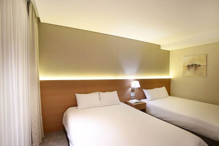Room 13 of 69