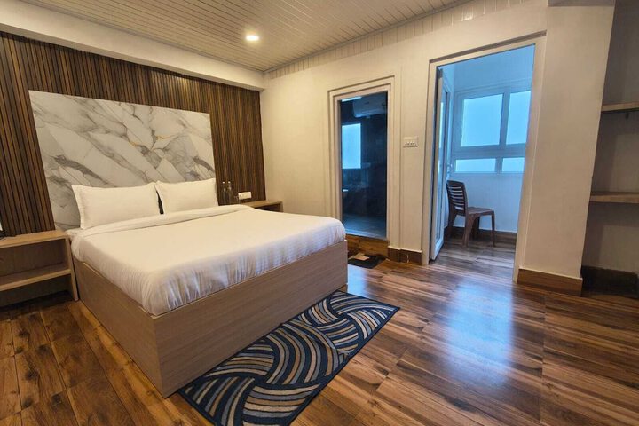 Room 10 of 26