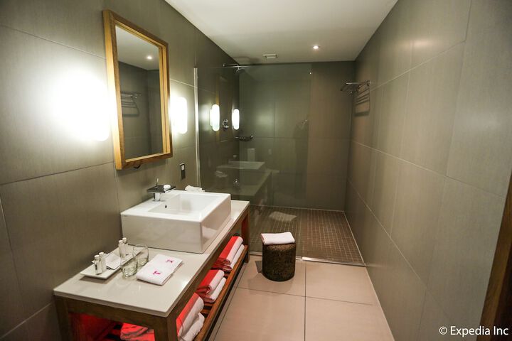 Room 42 of 70