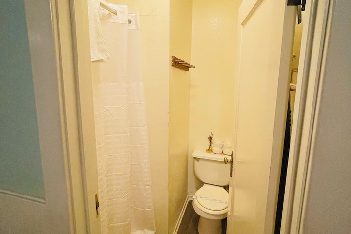Room 49 of 68