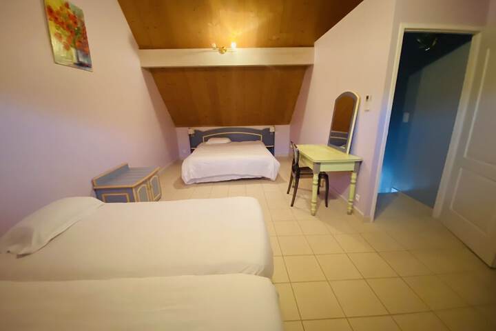 Room 14 of 63