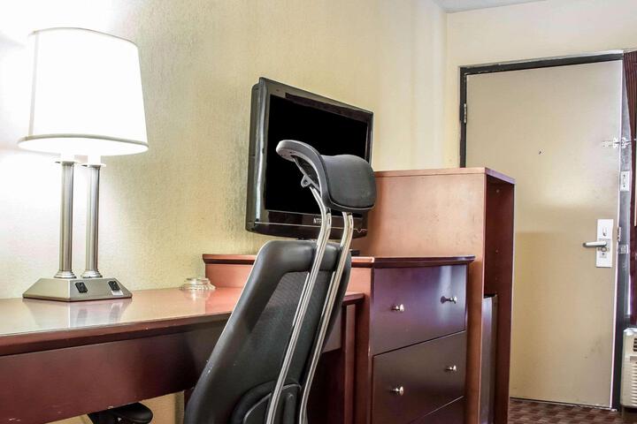 2 Queen Beds Efficiency Upgrade (4 of 6)