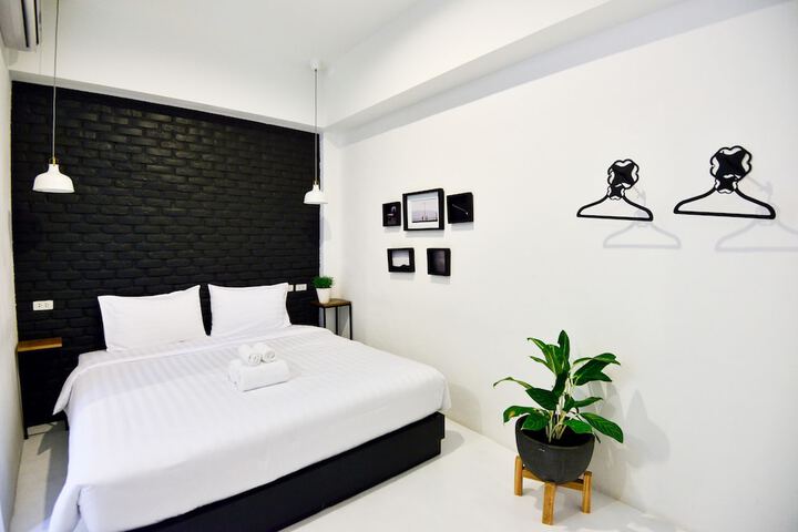 Room 13 of 46