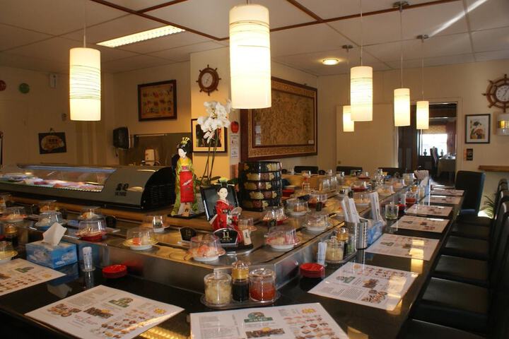 Dining 47 of 66