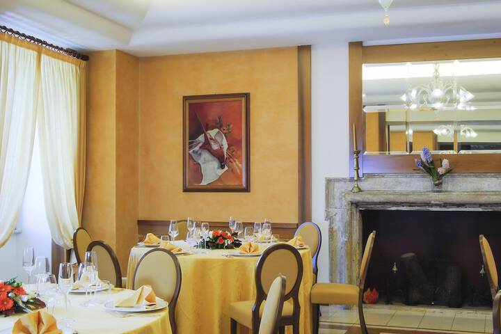 Breakfast area