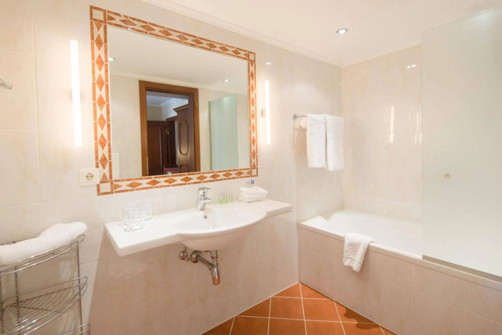 General 8 of 20