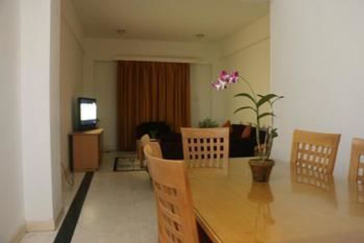 Room 3 of 7